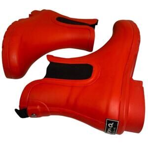 Roma Women's Matte Red Chelsea Rubber Rain Boots Size US 7 Utility Comfort Barn